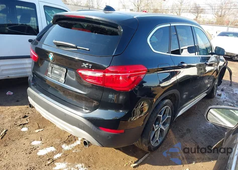 2017 BMW X1 xDrive28I z USA, uszkodzony, nr VIN WBXHT3C37H5F71846
